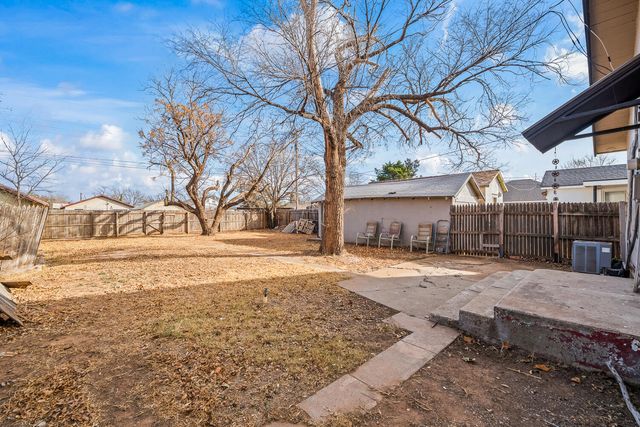 620 S 11th Street, Slaton, TX 79364