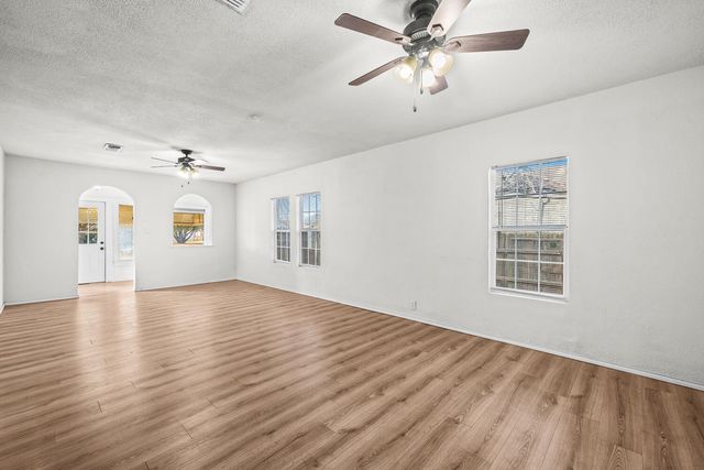 620 S 11th Street, Slaton, TX 79364