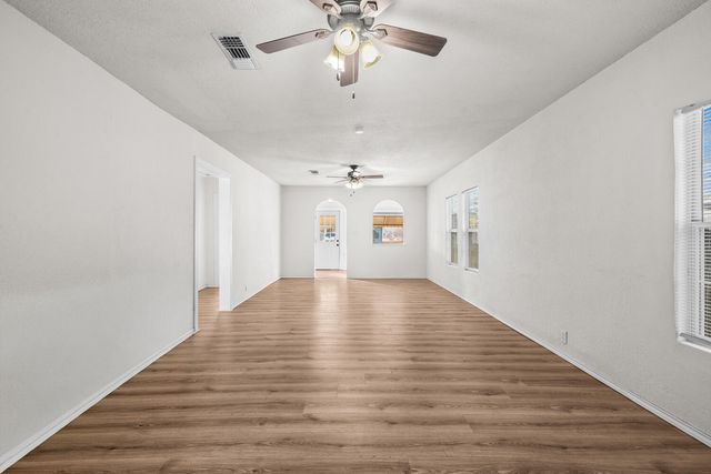 620 S 11th Street, Slaton, TX 79364