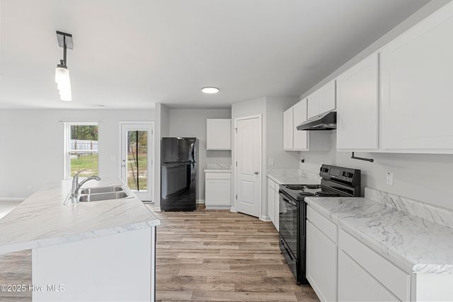 191 Mildred Way, Aberdeen, NC 28315