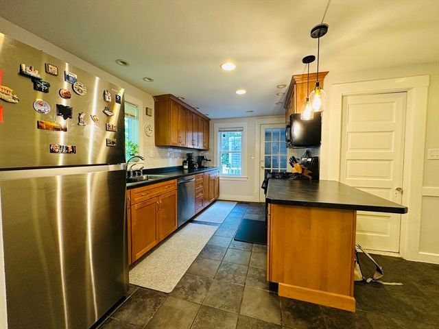 20 Rockview Rd 4, Quincy, MA 02169