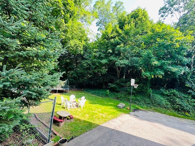 20 Rockview Rd 4, Quincy, MA 02169