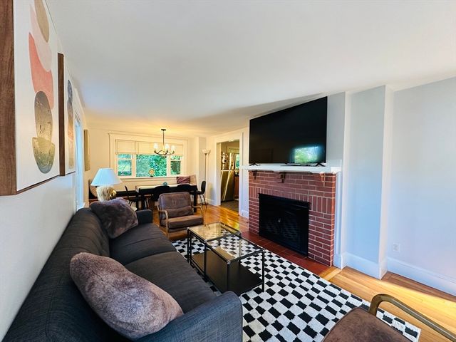20 Rockview Rd 4, Quincy, MA 02169