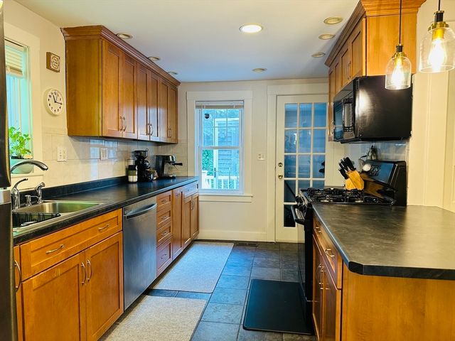 20 Rockview Rd 4, Quincy, MA 02169