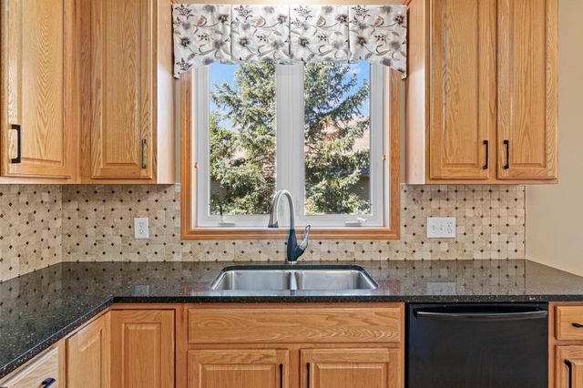 19132 Inndale Drive, Lakeville, MN 55044