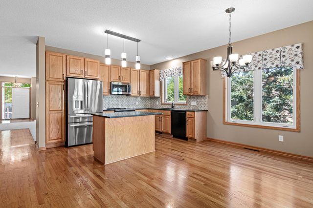 19132 Inndale Drive, Lakeville, MN 55044