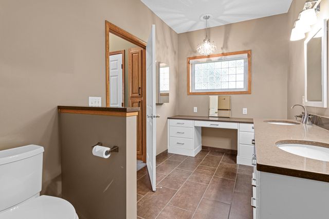 19132 Inndale Drive, Lakeville, MN 55044