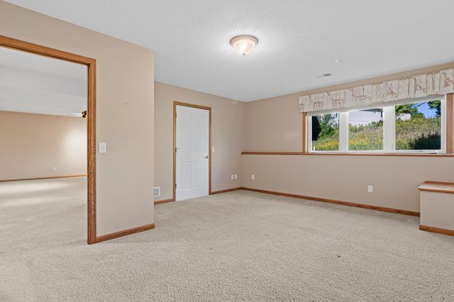 19132 Inndale Drive, Lakeville, MN 55044