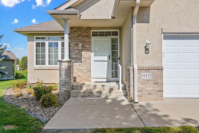 19132 Inndale Drive, Lakeville, MN 55044