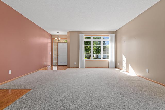 19132 Inndale Drive, Lakeville, MN 55044