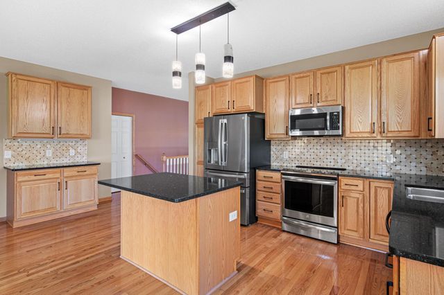 19132 Inndale Drive, Lakeville, MN 55044