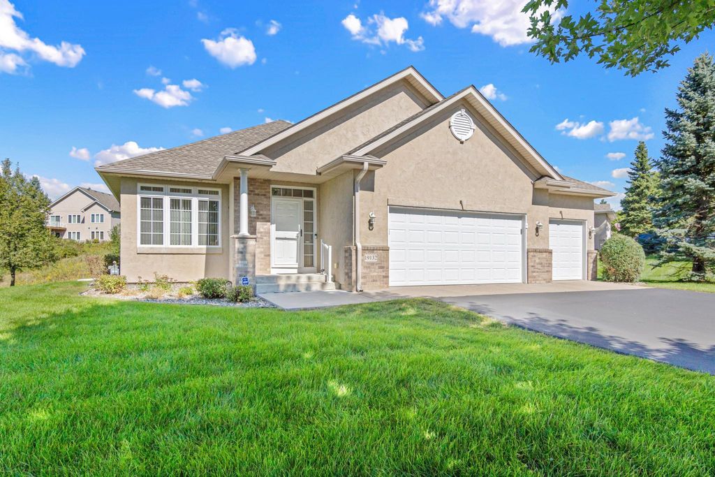 19132 Inndale Drive, Lakeville, MN 55044
