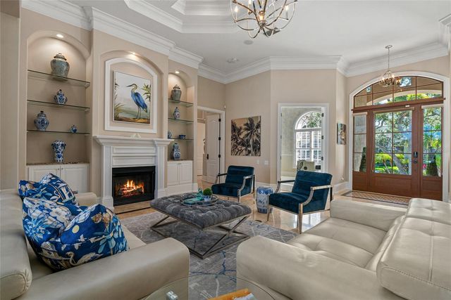 611 TREMONT STREET, Sarasota, FL 34242