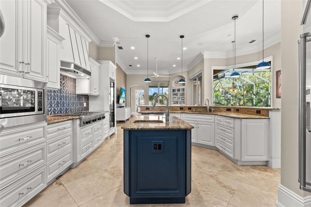 611 TREMONT STREET, Sarasota, FL 34242