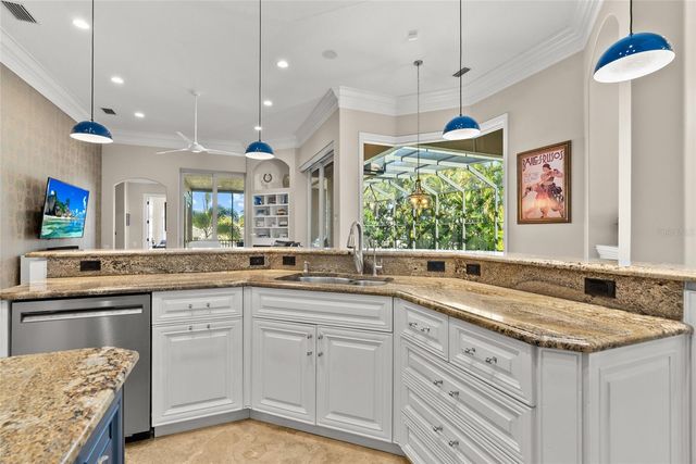 611 TREMONT STREET, Sarasota, FL 34242