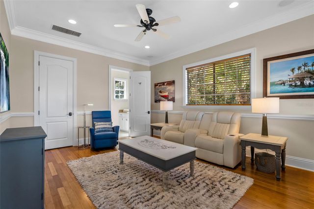 611 TREMONT STREET, Sarasota, FL 34242