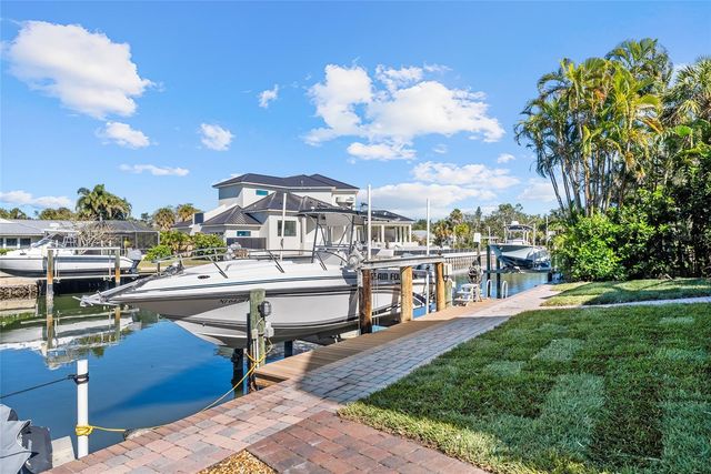 611 TREMONT STREET, Sarasota, FL 34242