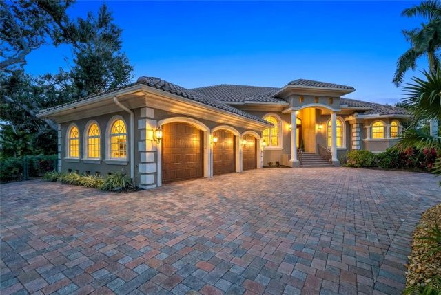 611 TREMONT STREET, Sarasota, FL 34242