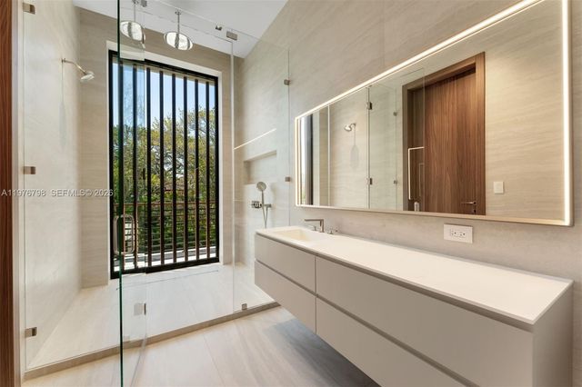 8755 SW 54th Avenue, Miami, FL 33143
