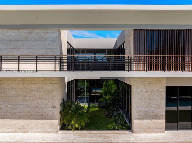 8755 SW 54th Avenue, Miami, FL 33143
