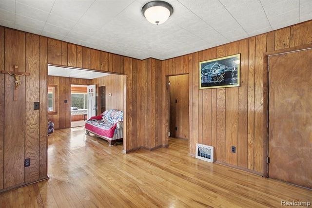 660 W Walton Boulevard, Pontiac, MI 48340