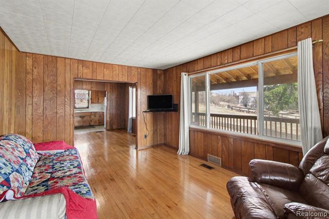 660 W Walton Boulevard, Pontiac, MI 48340