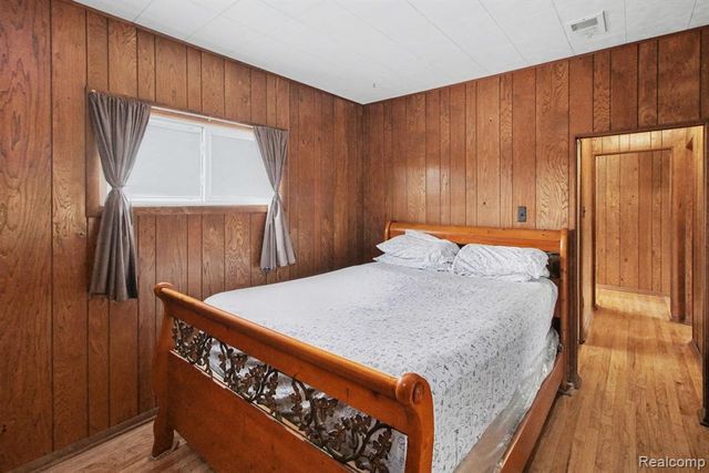 660 W Walton Boulevard, Pontiac, MI 48340