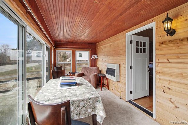 660 W Walton Boulevard, Pontiac, MI 48340