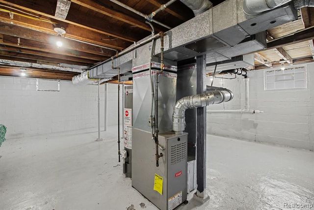 660 W Walton Boulevard, Pontiac, MI 48340