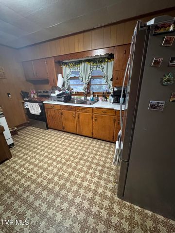 6890 Newport Highway, Greeneville, TN 37743