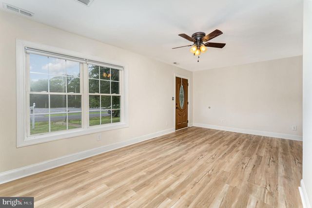 26 RANDOLPH RD, Fredericksburg, VA 22405
