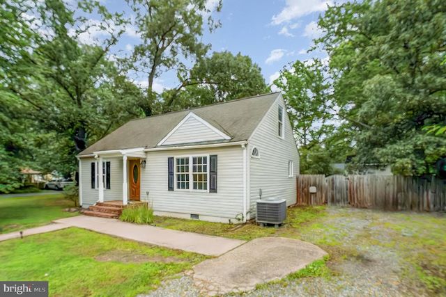 26 RANDOLPH RD, Fredericksburg, VA 22405