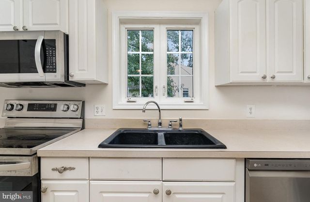 26 RANDOLPH RD, Fredericksburg, VA 22405