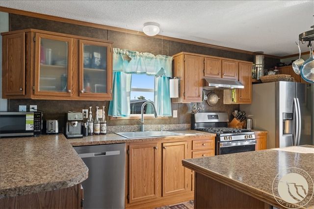 5652 Bengston Road, Shepherd, MT 59079