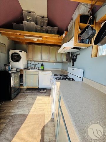 5652 Bengston Road, Shepherd, MT 59079