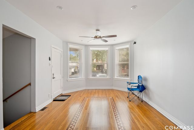 4247 W Melrose Street 1, Chicago, IL 60641