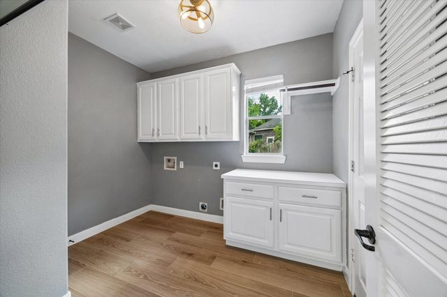 14107 Hunters Lake Way Court, Houston, TX 77044