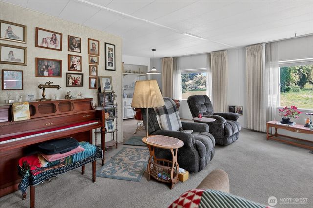 3220 Woodcock Road, Sequim, WA 98382