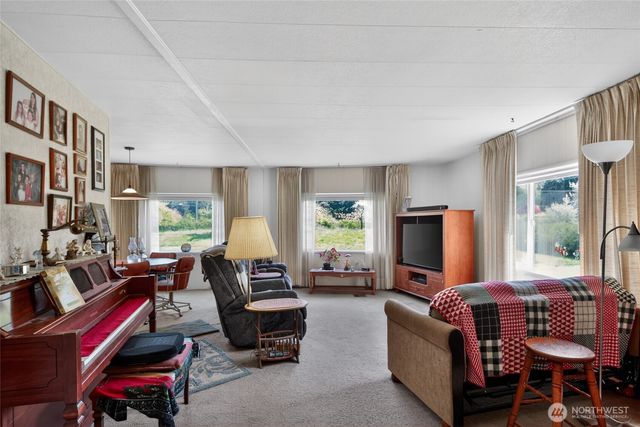 3220 Woodcock Road, Sequim, WA 98382