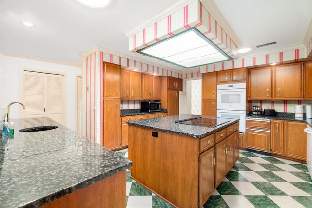 1 Ensenada Lane, Hot Springs Village, AR 71909