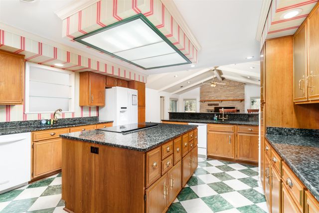 1 Ensenada Lane, Hot Springs Village, AR 71909