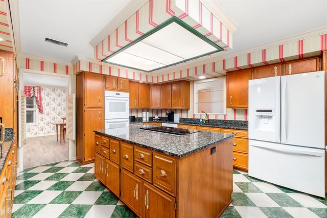 1 Ensenada Lane, Hot Springs Village, AR 71909