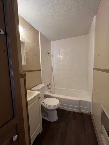202 W Wheatland Road W, Duncanville, TX 75116
