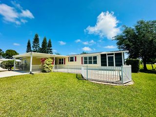 8102 9th Hole Drive, Port St Lucie, FL 34952