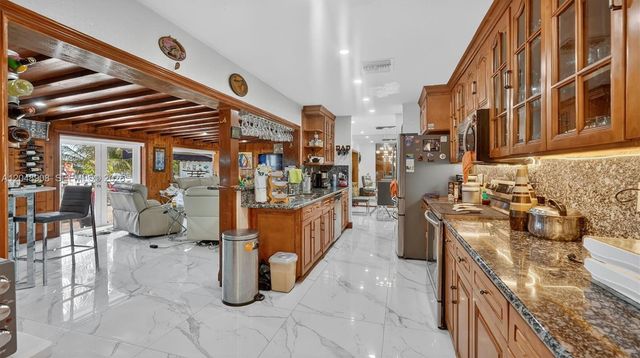 15022 SW 67th Lane, Miami, FL 33193