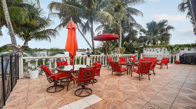 15022 SW 67th Lane, Miami, FL 33193