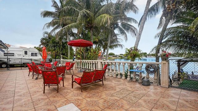 15022 SW 67th Lane, Miami, FL 33193