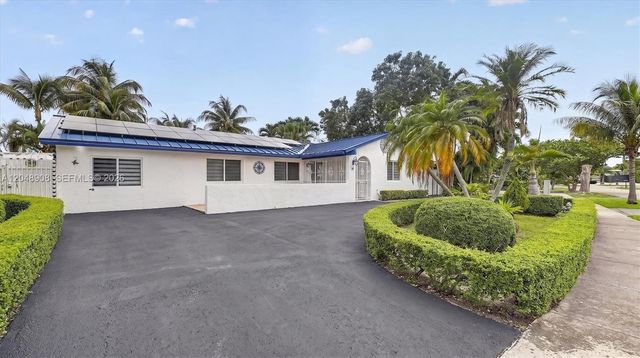 15022 SW 67th Lane, Miami, FL 33193