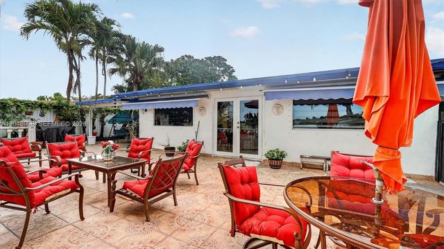 15022 SW 67th Lane, Miami, FL 33193