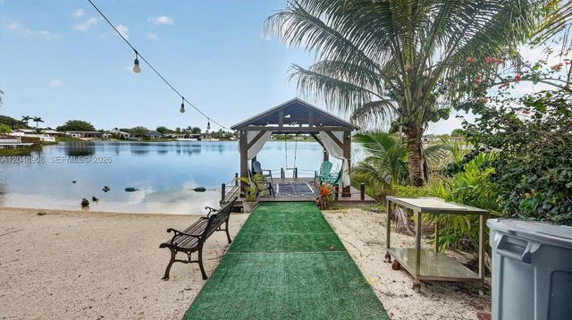 15022 SW 67th Lane, Miami, FL 33193